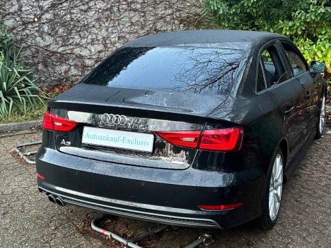 Schwarzer Audi nach dem Autoankauf