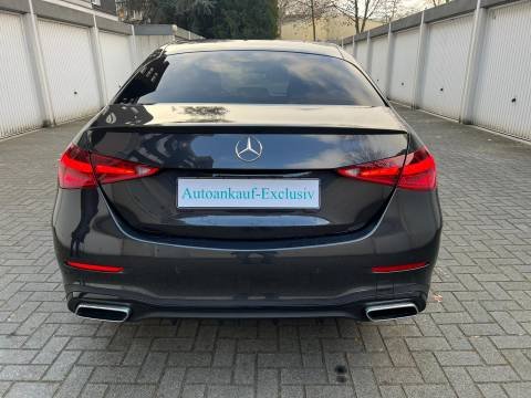 schwarzer Mercedes nach dem Autoankauf